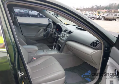 2010 Toyota Camry Le z USA, uszkodzony, nr VIN 4T1BF3EK5AU578328